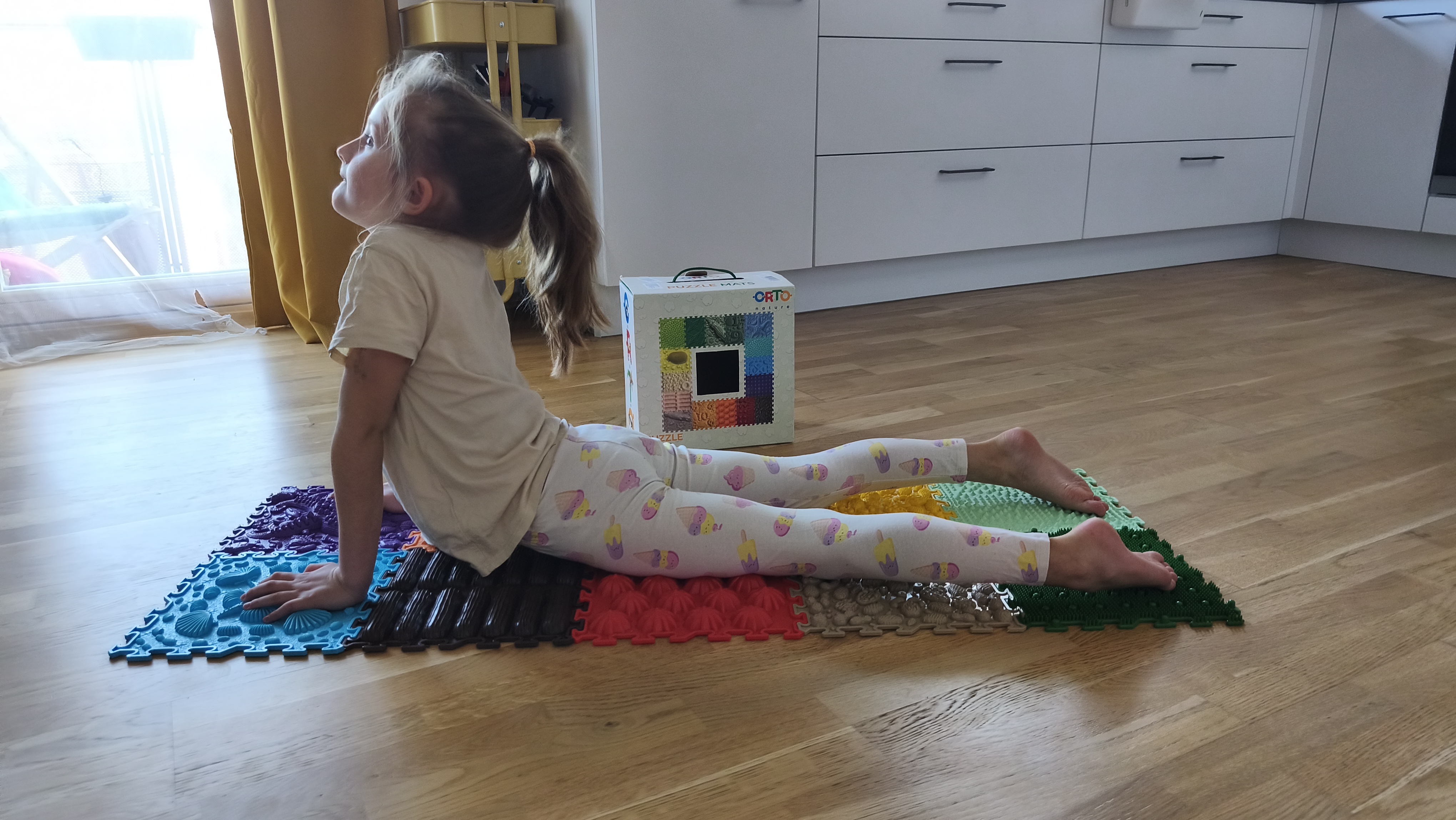 Jóga pro děti: Zábavná a pohodová knížka pro rodiče s dětmi